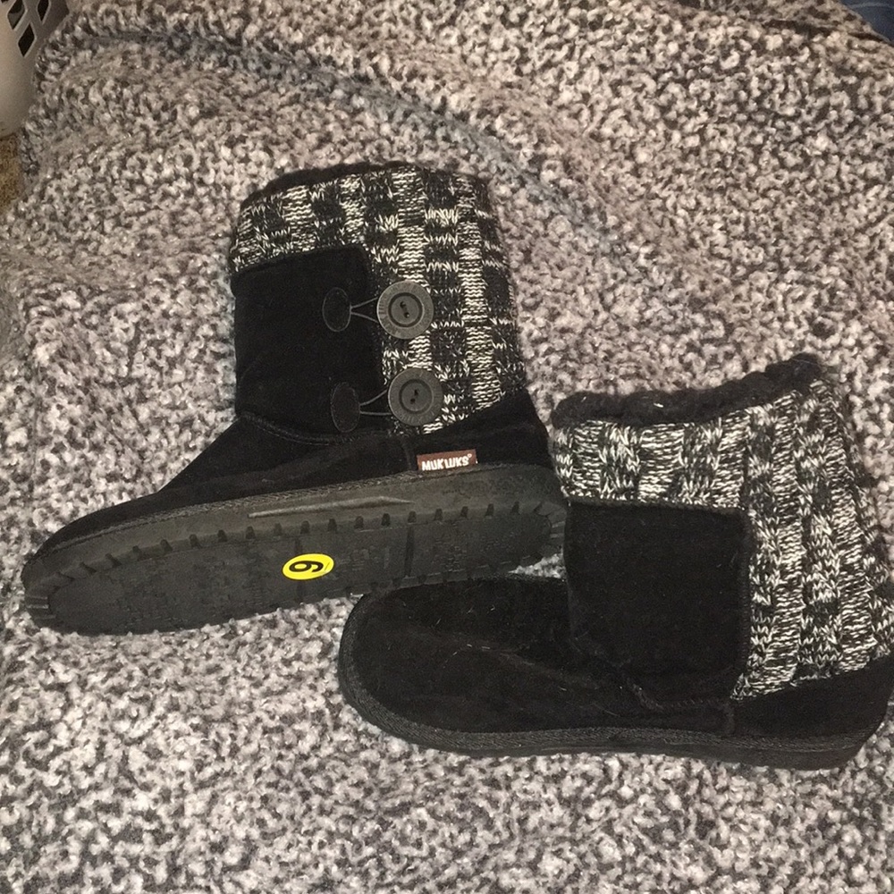 Mukwks Fur Lined Booties